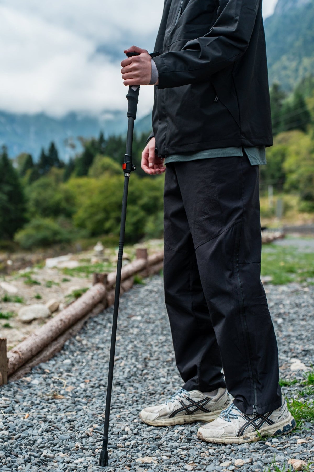 Ultralight Compact Carbon Folding Trekking Poles – M Obsidian Black - okhealingwild